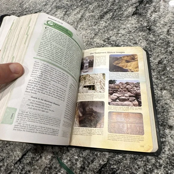 CATHOLIC YOUTH BIBLE--NSRV‎ Catholic Edition-2010 Flexible Leatherette-SUPERB!